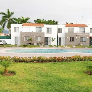 Modern Pool Side, 3 Bdrm House With Parking Holiday home Puerto Vallarta