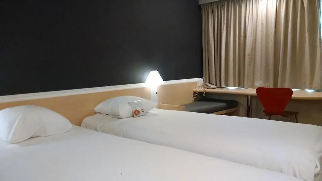 Ibis Guadalajara Expo Hotel 3*,